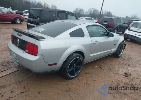 2008 Ford Mustang Gt Deluxe/Gt Premium z USA, uszkodzony, nr VIN 1ZVHT82H185126620
